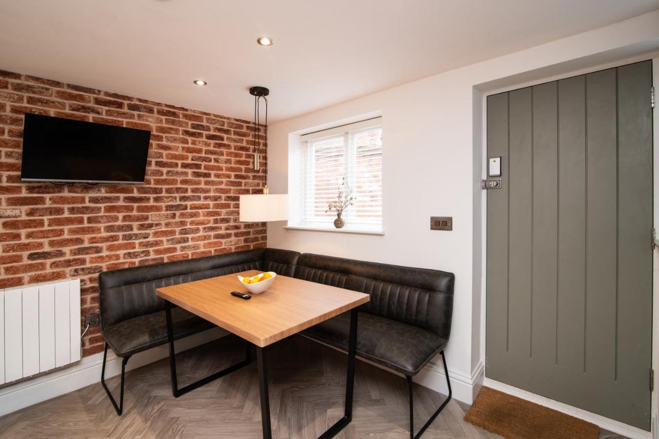 Modern Finish To A Historic Brewers House, Derby Villa Dış mekan fotoğraf